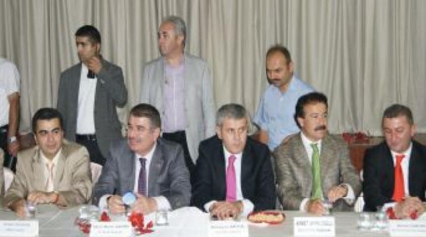 İ&ccedil;işleri Bakanı Şahin: Bayramın milli birliğimize katkısı olacak