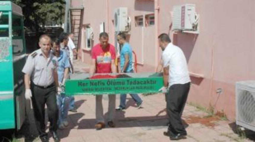 Panelvan şarampole yuvarlandı: Anne ve kızı öldü, 6 kişi yaralandı