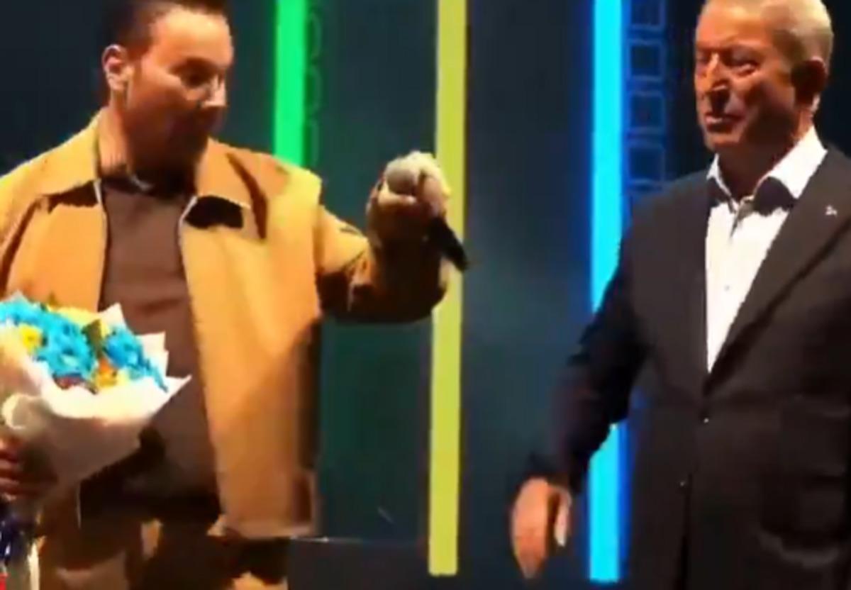 Talihsiz kaza! Sinan Akçıl Hulusi Akar ın yüzüne yanlışlıkla çarptı 1