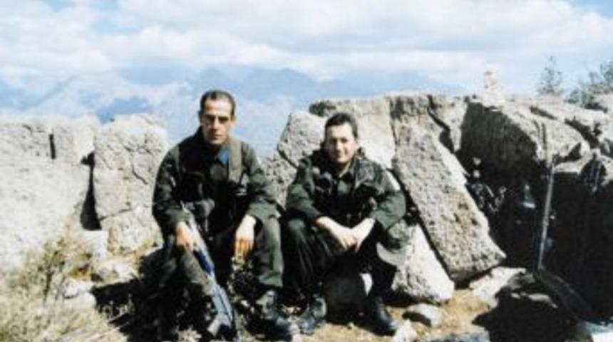 Astsubay, ordudan atıldığını 9 yıl annesinden sakladı