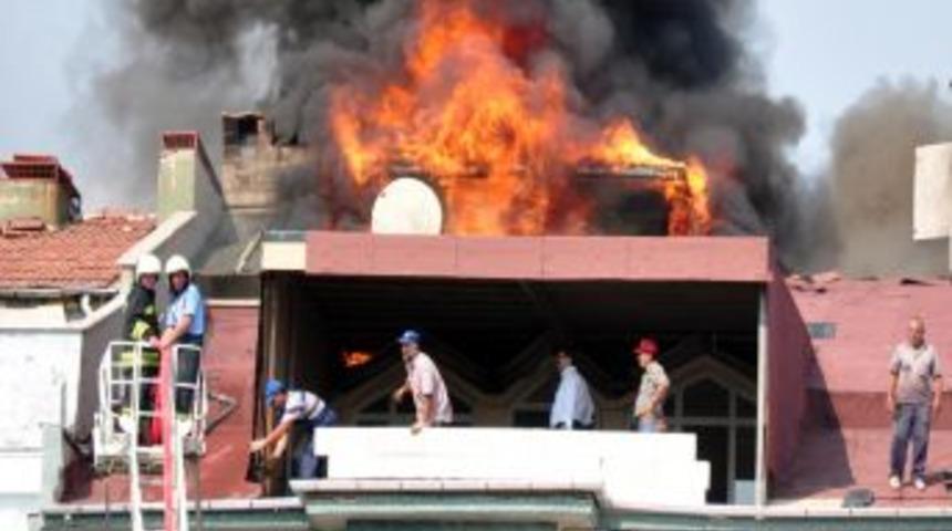 Pansiyon tadilatında &ccedil;ıkan yangın korkuttu