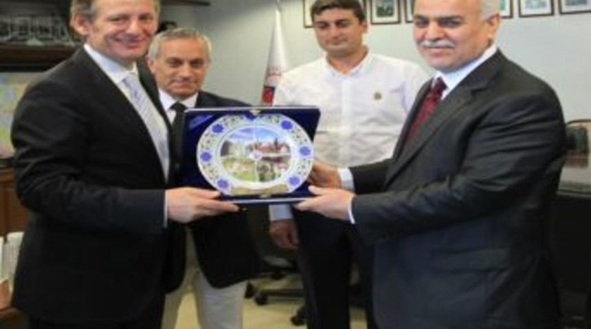 Haşimi: T&uuml;rkiye ile 100 milyar dolarlık ticaret hacmi hedefliyoruz