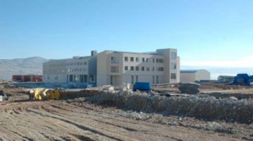 Ahi Evran &Uuml;niversitesi&rsquo;nin yeni kamp&uuml;s alanının kapı ve &ccedil;evre duvarı yapılacak