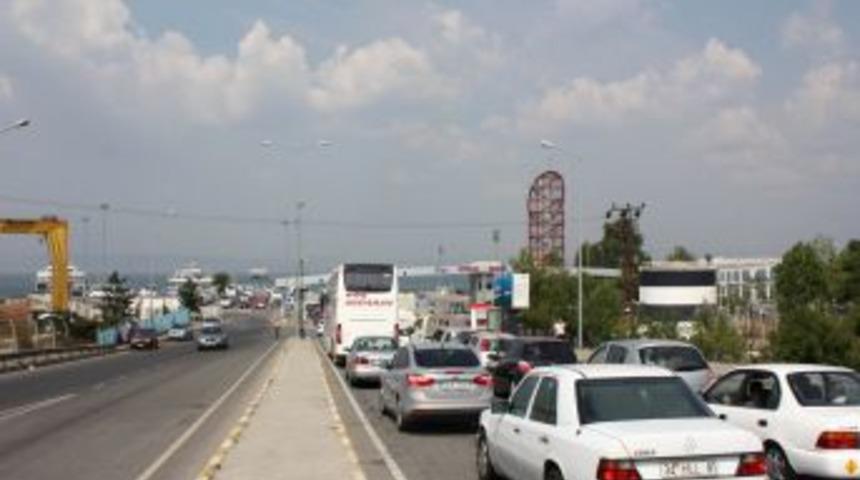Top&ccedil;ular İskelesi'nde bayram yoğunluğu