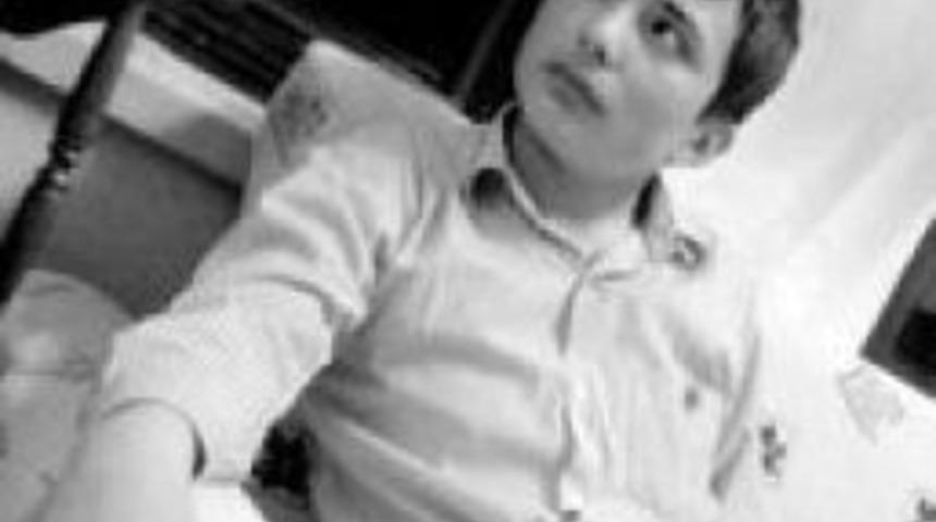 Araba kullanma hevesi &ouml;l&uuml;mle sonu&ccedil;landı: 1&ouml;l&uuml;, 5 yaralı