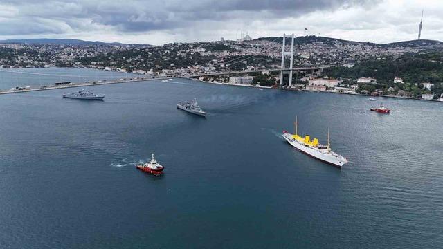 İstanbul Boğazı nda Preveze Deniz Zaferi hareketliliği! 15 gemi böyle geçti 1