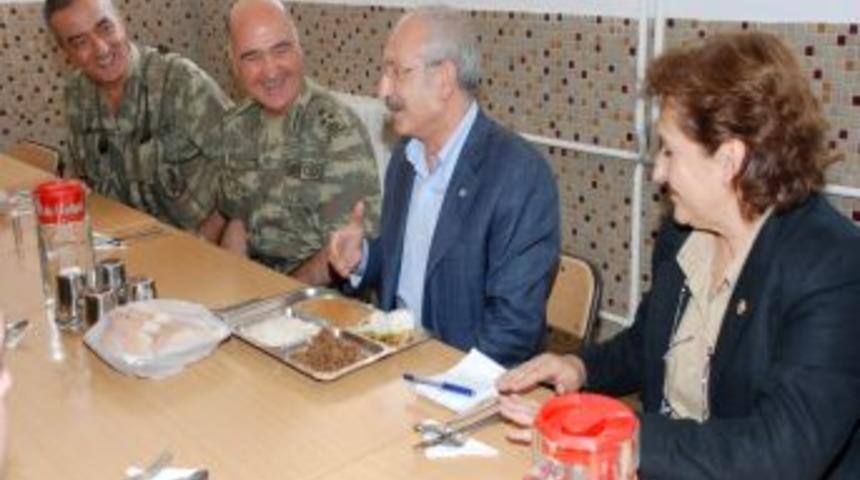 Kılı&ccedil;daroğlu Akt&uuml;t&uuml;n 5. Hudut Tabur Komutanlığı'nda