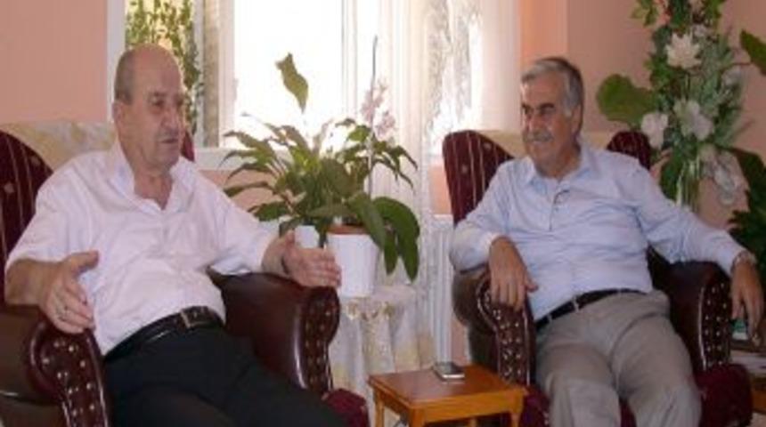 İzmir B&uuml;y&uuml;kşehir&rsquo;in &uuml;zd&uuml;ğ&uuml; şehit ailelerini AK Parti g&uuml;ld&uuml;rd&uuml;