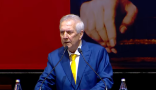 Fenerbah&ccedil;e Genel Kurulu karıştı! Aziz Yıldırım'dan Saran'ın ekibine olay s&ouml;zler: Parayı yediniz