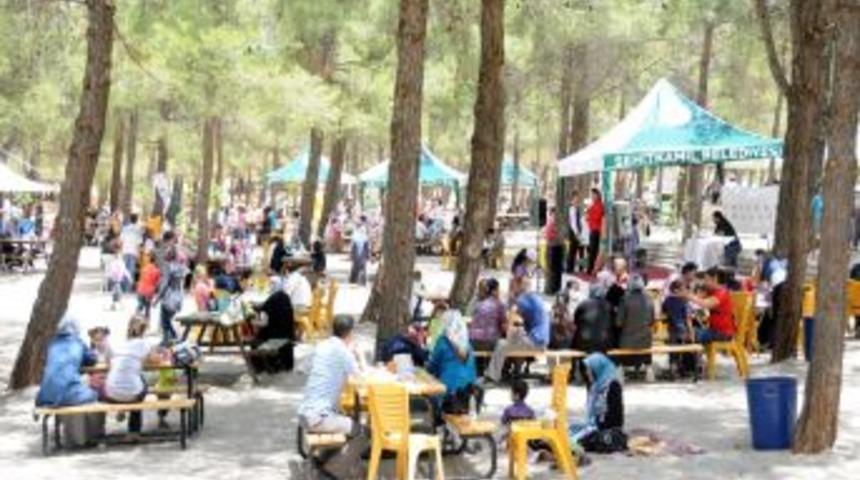 D&uuml;l&uuml;k, uzun tatilde vatandaş akınına uğradı