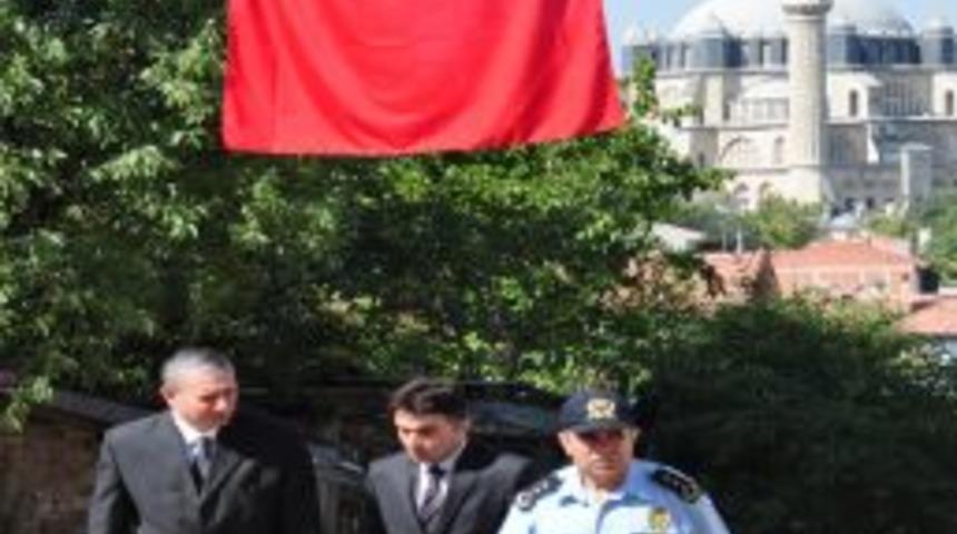 Şehit komiserin baba evinde hüzünlü bekleyiş sürüyor
