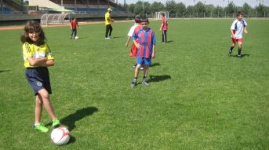 Barcelona'ya gitmek için yeşil sahada yeteneklerini sergilediler