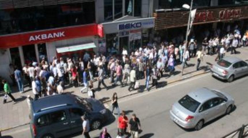 Üniversite kayıtları kuyruk çilesiyle başladı