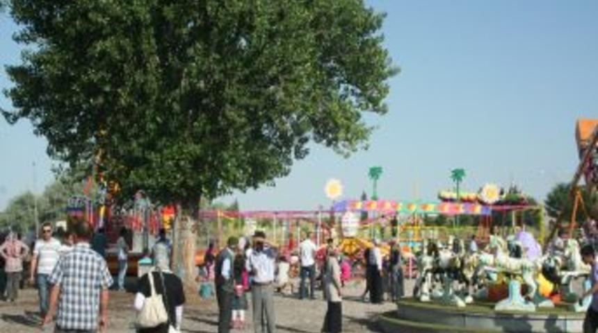 Sadabad Parkı'na yoğun ilgi