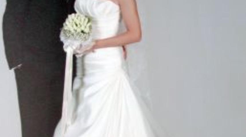 Şehit &ouml;ğretmenin baba evine ateş d&uuml;şt&uuml;