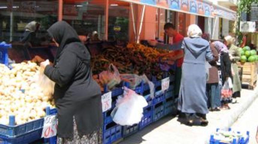 Kaldırım işgali yapan marketlere ceza yağdı