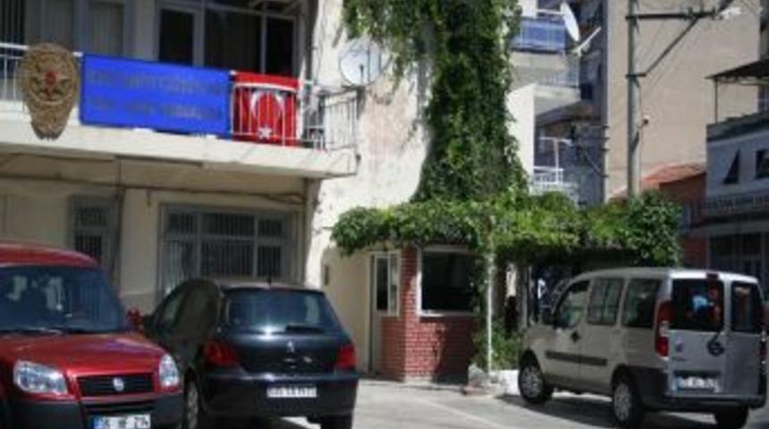 Emniyete atılan patlayıcı ile ilgili 5 kişi g&ouml;zaltına alındı