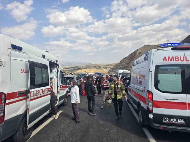 Bingöl’de trafik kazası: 6 yaralı 1