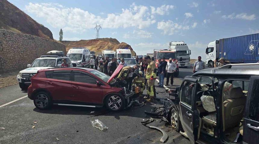 Bing&ouml;l&rsquo;de trafik kazası: 6 yaralı
