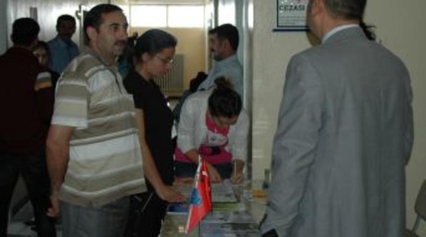 Kars Emniyeti'nden &ouml;ğrencilere sıcak dost eli