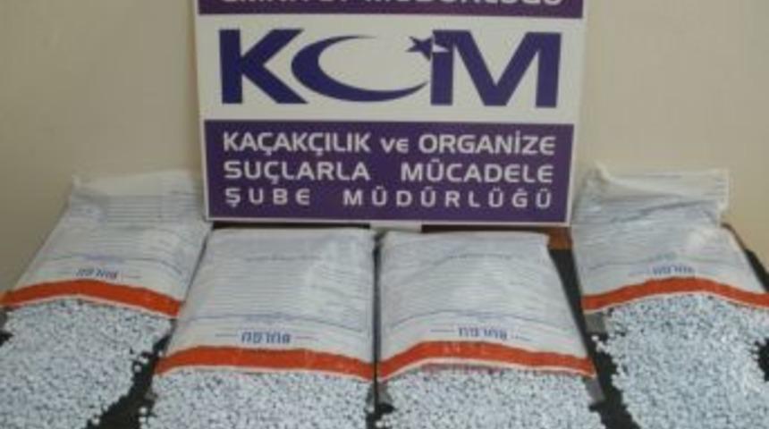 Otob&uuml;ste 20 bin 200 adet uyuşturucu hap ele ge&ccedil;irildi