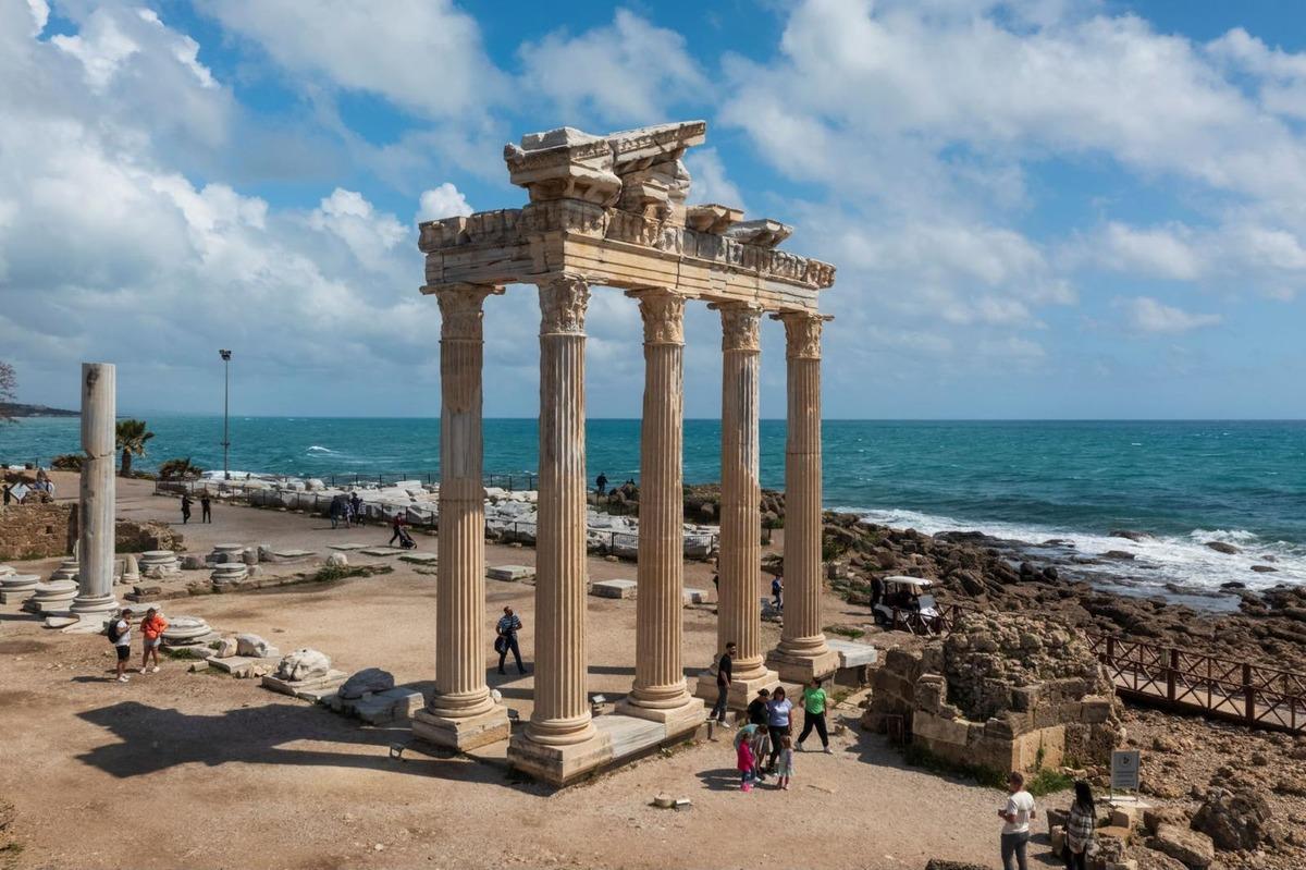 Bakan Ersoy dan D&uuml;nya Turizm G&uuml;n&uuml; mesajı! "Turizmi d&ouml;rt mevsime ve 81 ilimize yaymak i&ccedil;in &ccedil;alışıyoruz" 1