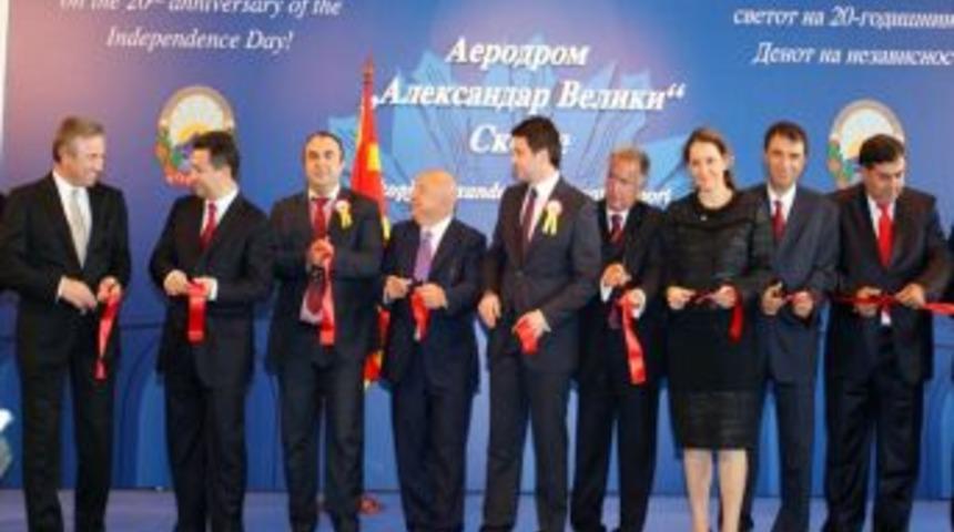 TAV &Uuml;sk&uuml;p Havalimanı&rsquo;nı a&ccedil;tı