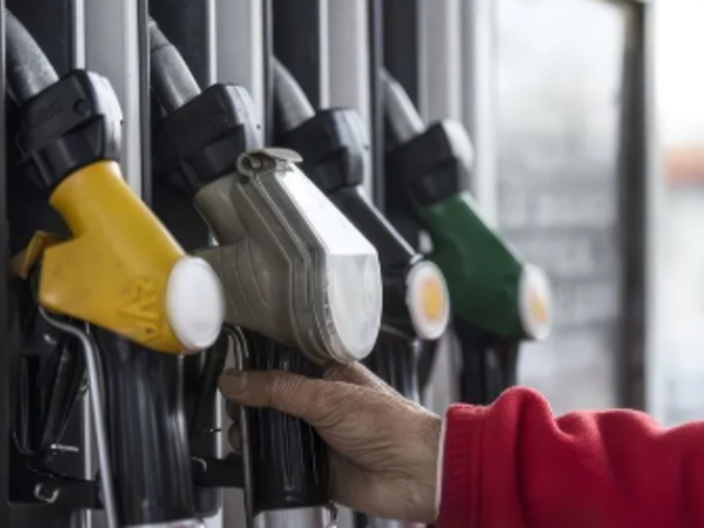 Benzine g&ouml;r&uuml;lmemiş zam geliyor! Fiyat 90 TL'yi aşacak