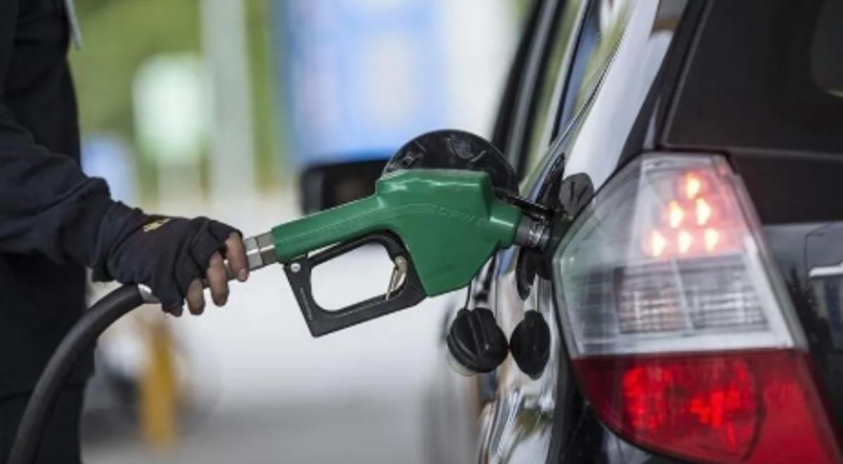 Benzine g&ouml;r&uuml;lmemiş zam geliyor! Fiyat 90 TL yi aşacak 2