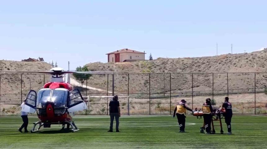 Kalp krizi ge&ccedil;iren 74 yaşındaki hasta hava ambulansıyla Malatya&rsquo;ya sevk edildi