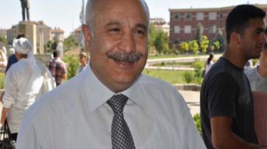 Rekt&ouml;r G&ouml;n&uuml;ll&uuml;: &Ouml;ğrencilere kaliteli bir eğitim vaat ediyoruz