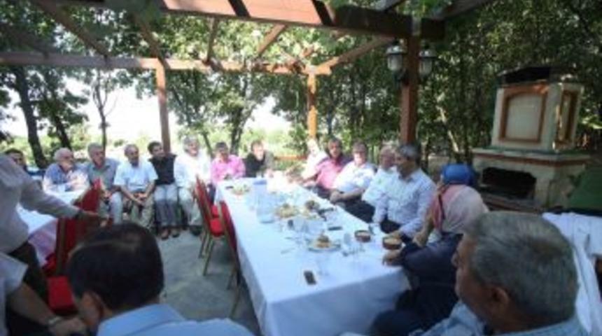 Başkan&rsquo;dan kurucular kuruluna yemek