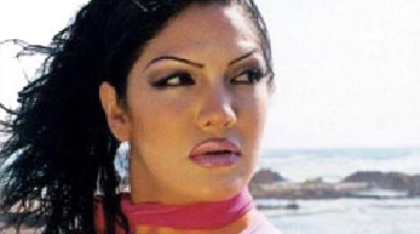 Gelin Kaddafi, T&uuml;rk garsonu bı&ccedil;akladı