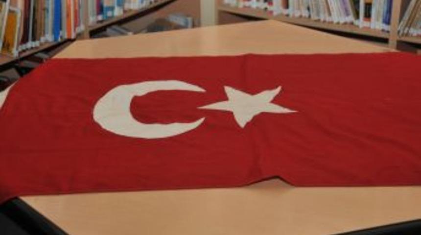 İzmir'in kurtuluşunda yapılan bayrak Başkan Kocaoğlu'na sunulacak