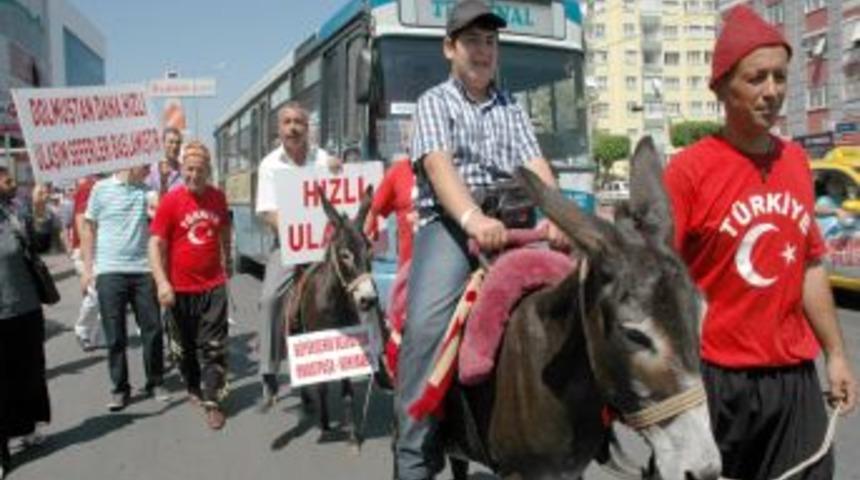B&uuml;y&uuml;kşehir belediyesinin ulaşım sistemine &lsquo;eşekli&rsquo; protesto