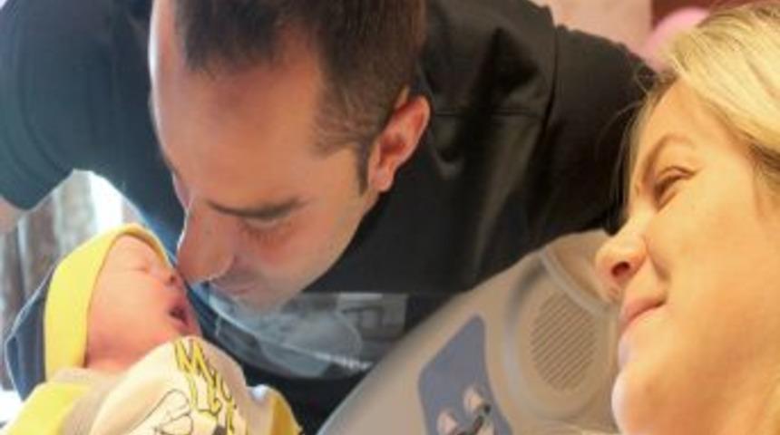 Fenerbah&ccedil;e'de golc&uuml; Semih Şent&uuml;rk ikinci kez baba oldu