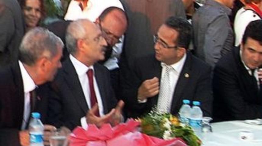 Kılı&ccedil;daroğlu, Kuşadası'nda Adalet Bakanı'na y&uuml;klendi