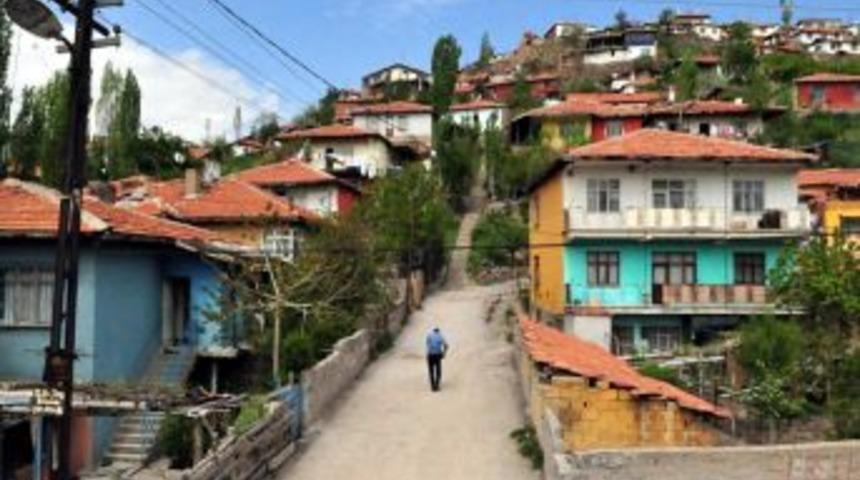 Belediye, yapılaşmanın &ouml;n&uuml;n&uuml; a&ccedil;mak i&ccedil;in m&uuml;teahhitten 20 bin lira almayacak