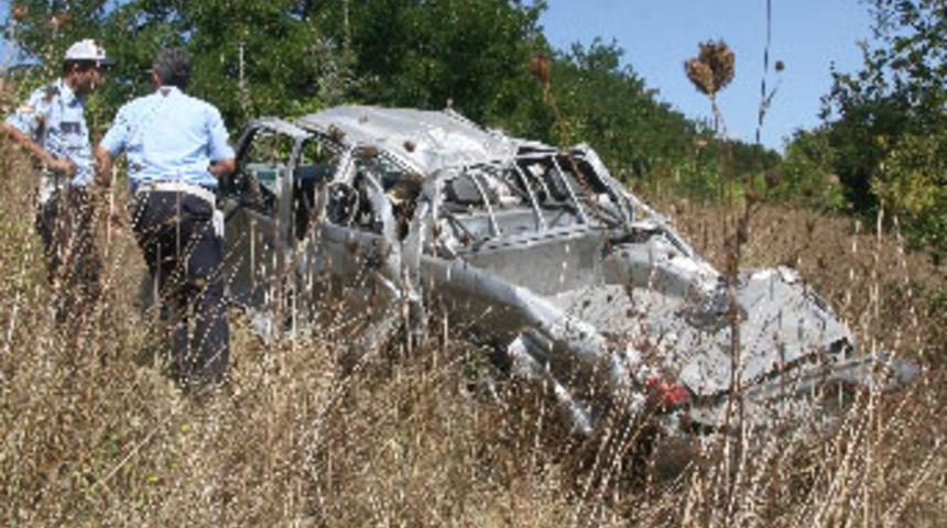 &Ccedil;orlu'da kaza; 2 &ouml;l&uuml;, 2 yaralı
