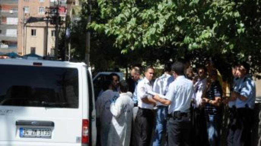 &Ccedil;alıştığı bankanın para nakil aracını soydu