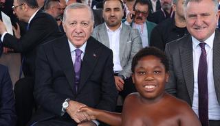 11 yaşındaki 'Arap Osman'ın Cumhurbaşkanı Erdoğan ile diyalogu herkesi g&uuml;l&uuml;msetti