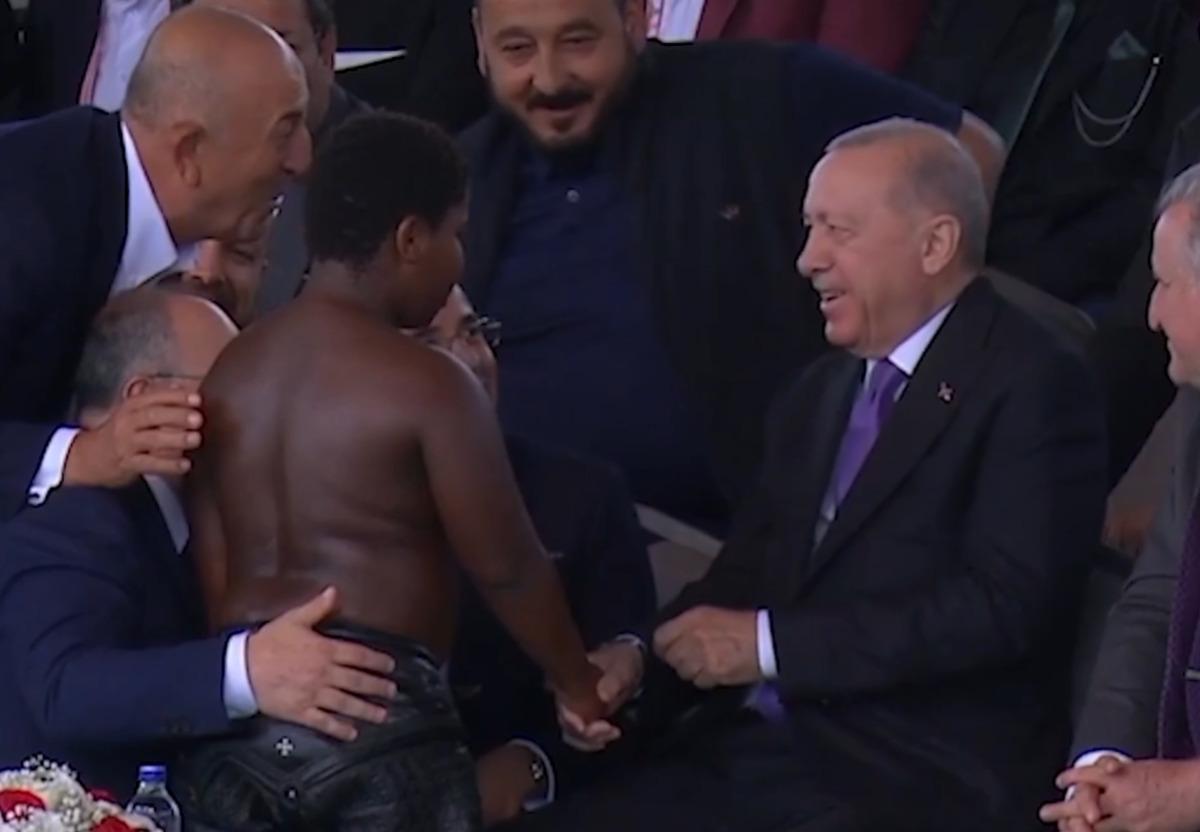 11 yaşındaki Arap Osman ın Cumhurbaşkanı Erdoğan ile diyalogu herkesi gülümsetti 2