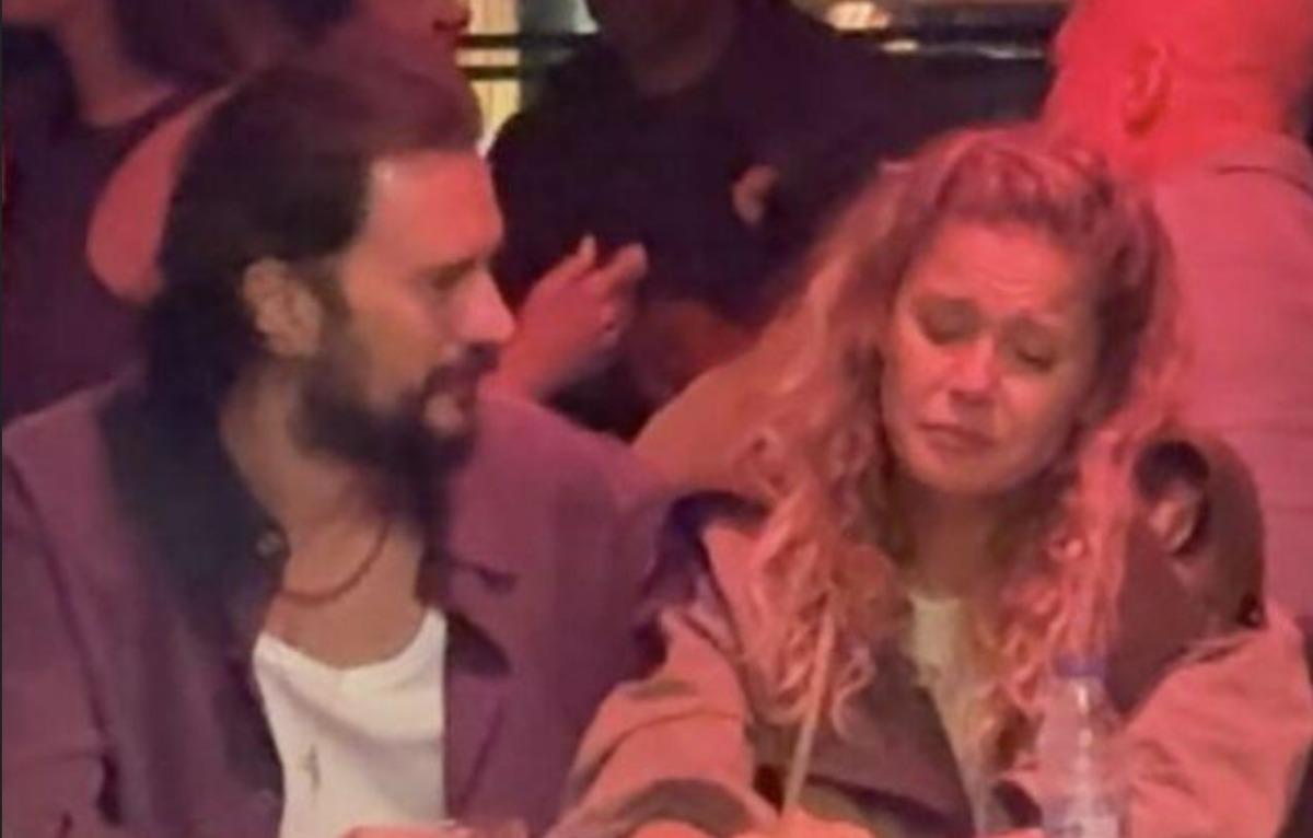 Burcu Biricik eşinin omzunda ağlarken görüntülendi: Nedenini açıkladı 1