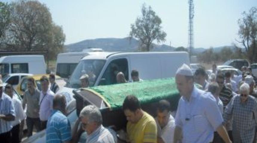 Eğitim g&ouml;n&uuml;ll&uuml;s&uuml; Kemal Mergen Hakk'a y&uuml;r&uuml;d&uuml;