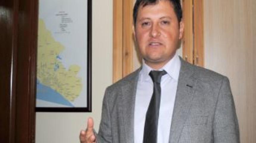 Manavgat'ta k&uuml;&ccedil;&uuml;kbaş hayvanların y&uuml;zde 90'ı k&uuml;pelendi