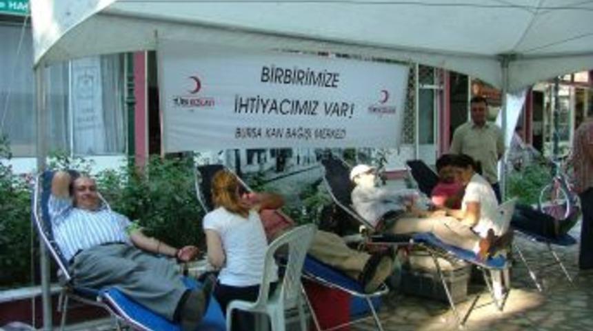 Bağış için son ana kadar sıra beklediler