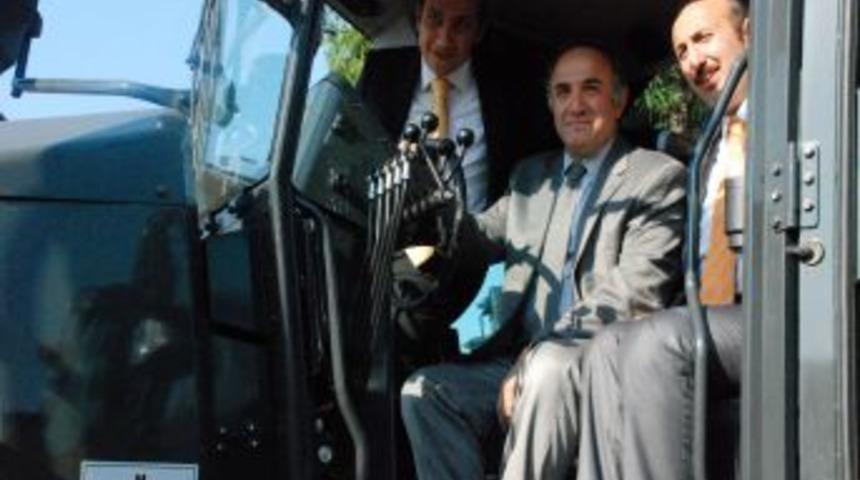 Rize İl &Ouml;zel İdaresi 5 yeni iş makinesi aldı