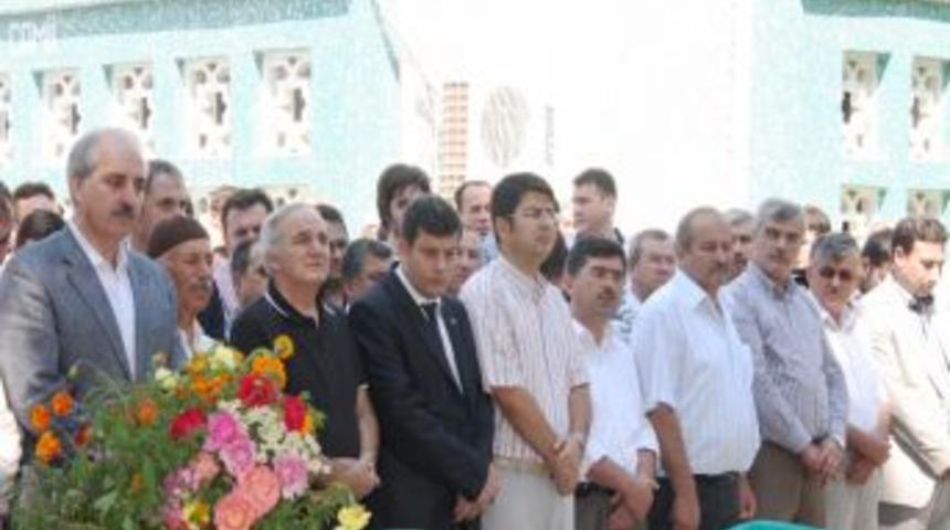 HAS Parti Genel Başkanı Kurtulmuş&rsquo;un kayınvalidesi toprağa verildi