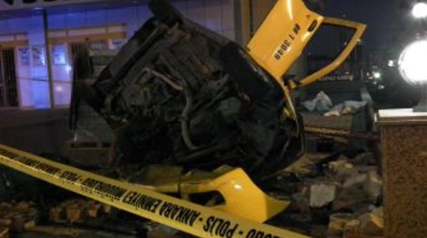 Aşırı hız 3 cana mal oldu