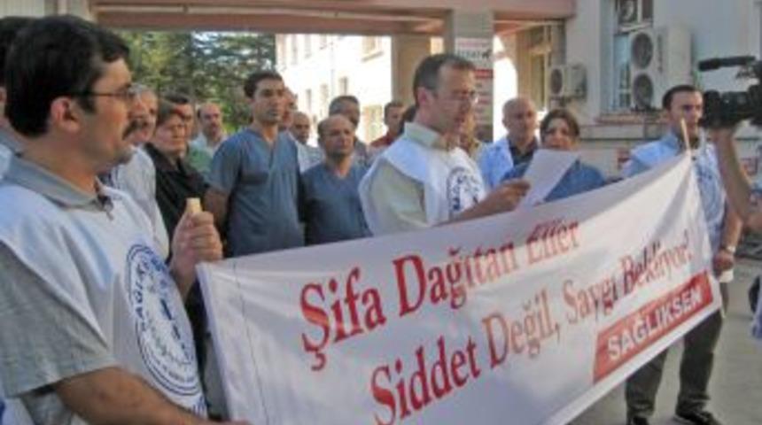 S&ouml;zl&uuml; ve fiili şiddete maruz kalan sağlık personeli tayin istiyor